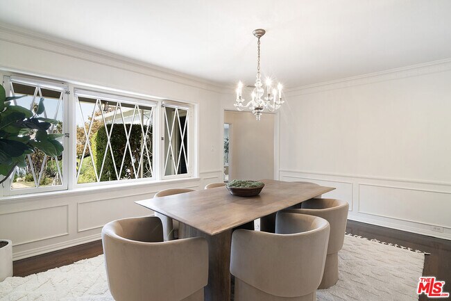 Building Photo - 326 N Vista St