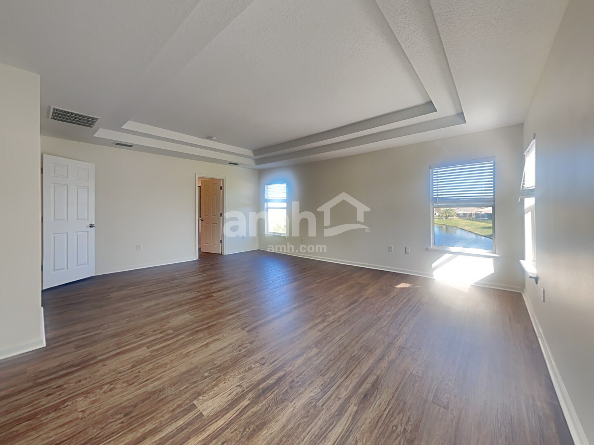 Building Photo - 75050 Ravenwood Dr