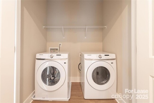 Building Photo - 3110 Doe River Wy