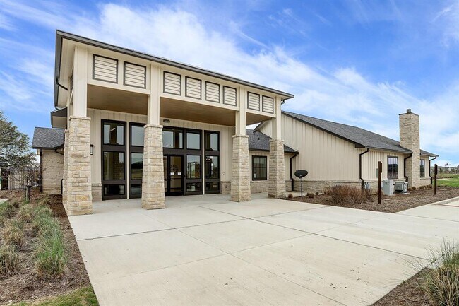 Building Photo - 9838 Magnolia Village Ln