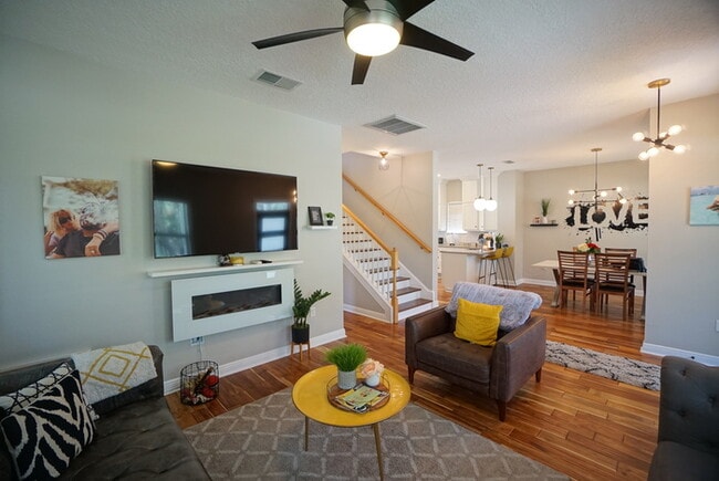 Building Photo - Unique South Tampa 3/3/2 Home