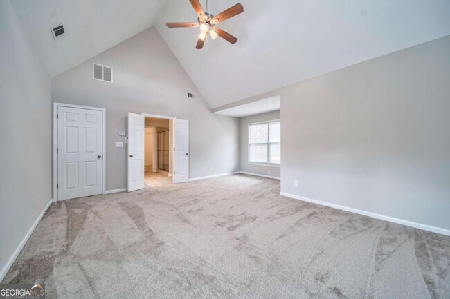 Building Photo - 2011 Town Lake Hills W