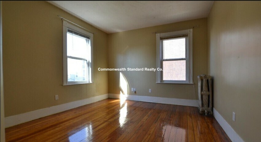 Building Photo - 4 Haskell St