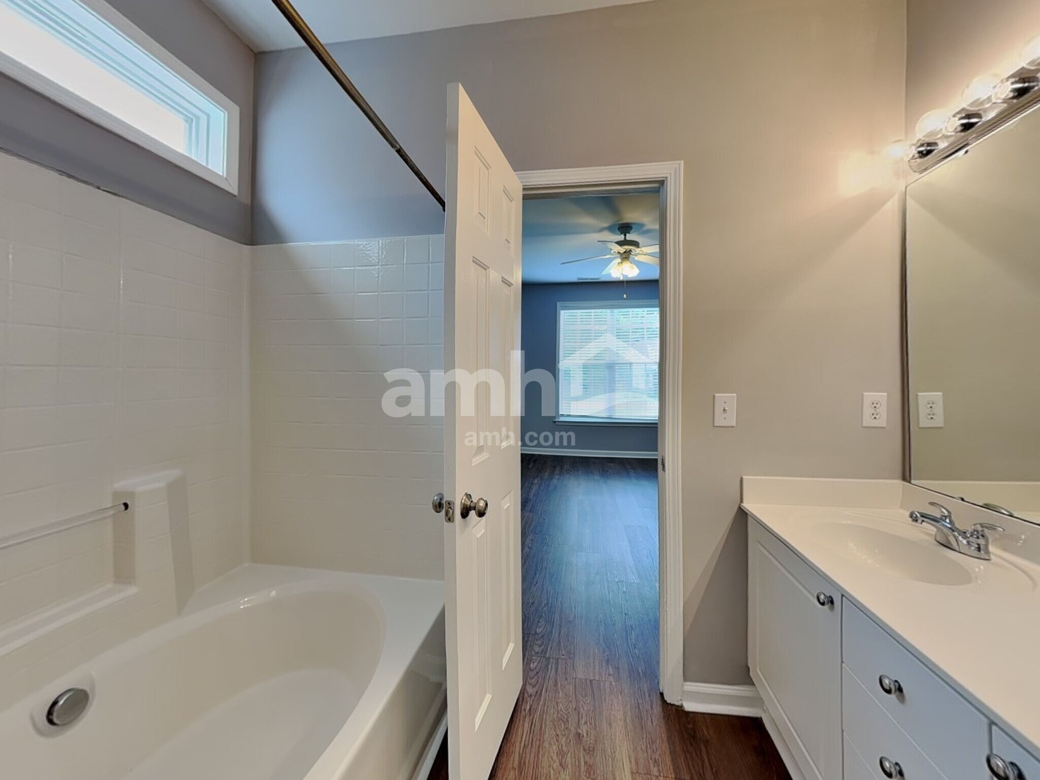 Building Photo - 321 Collinsworth Dr