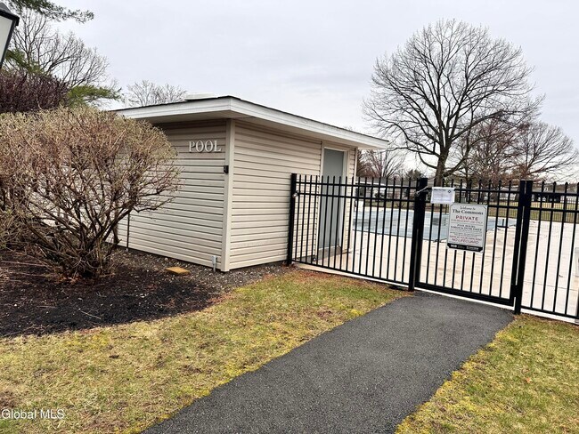 Building Photo - 36 Donna Lynn Dr