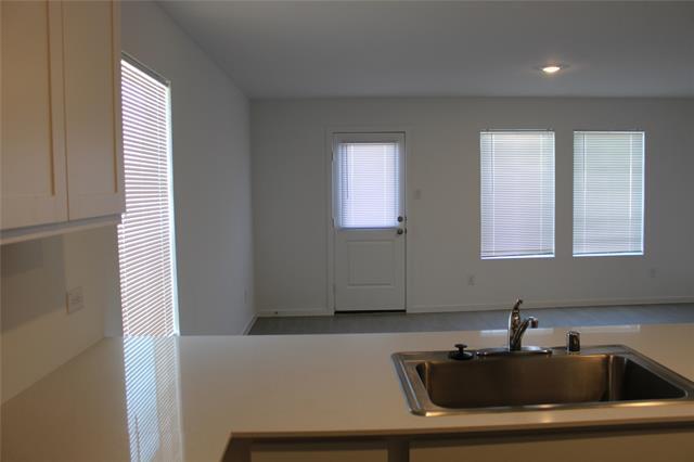 Building Photo - 4048 Arklow St