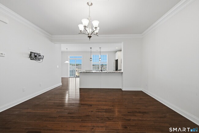 Building Photo - 15 Moorland Dr