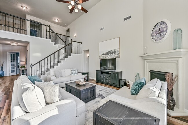 Building Photo - 3103 Flora Manor Dr