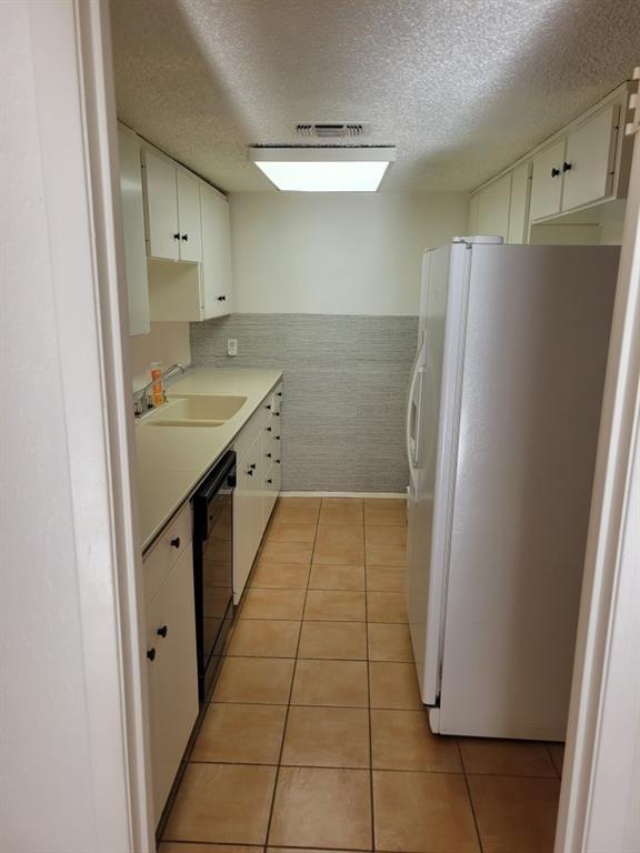 Building Photo - 6810 Thorncliffe Dr
