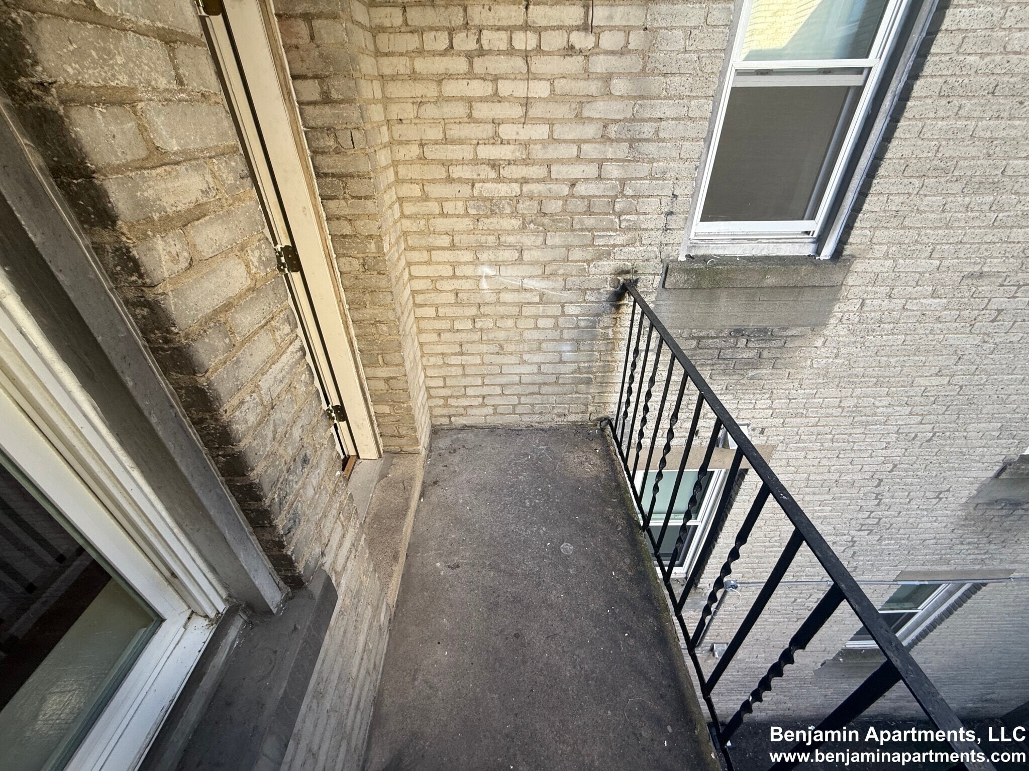 Building Photo - 5 Vinal St