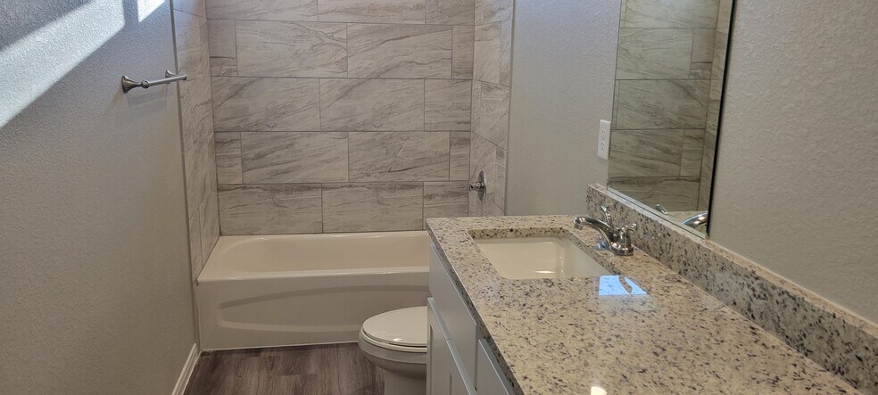 Building Photo - 1618 Indian Trl