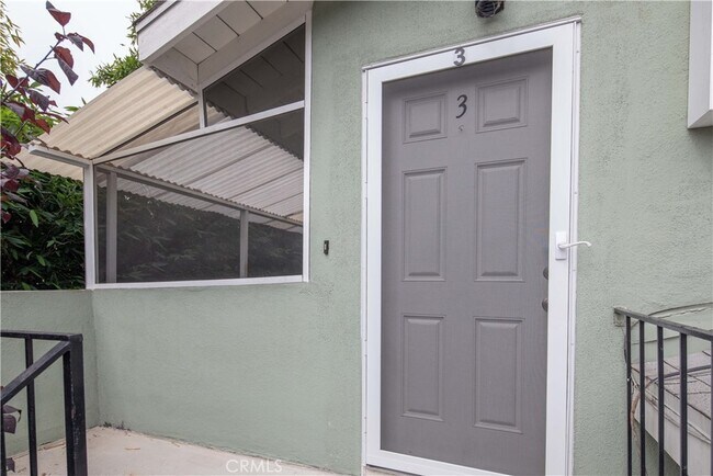Building Photo - 329 Orizaba Ave