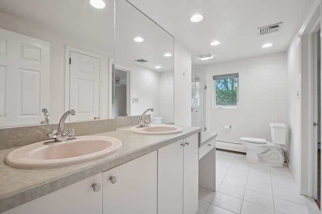 Building Photo - 34 Lewis Dr