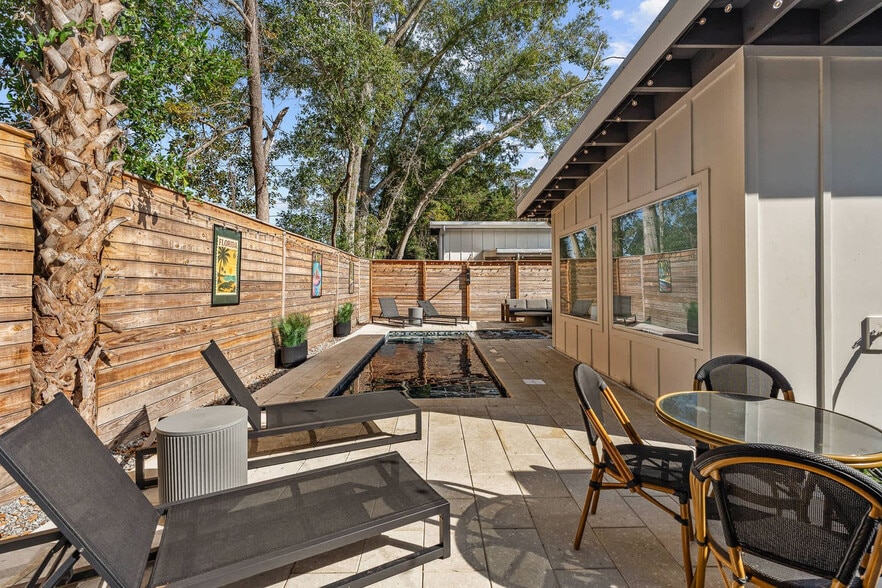 Building Photo - 21 Pearl St