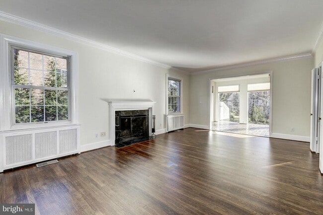 Building Photo - 4910 Hillbrook Ln NW