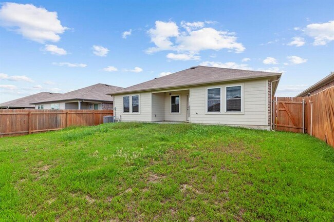 Building Photo - 21020 Price Daniel Dr