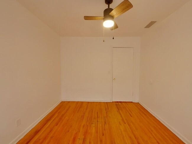 Building Photo - 2215 S Millwood Ave