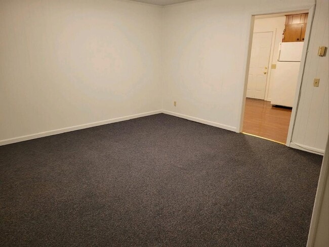 Building Photo - 55 Woodcott Rd