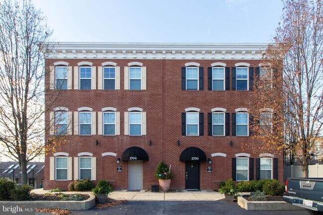 Building Photo - 1704 Shallcross Ave