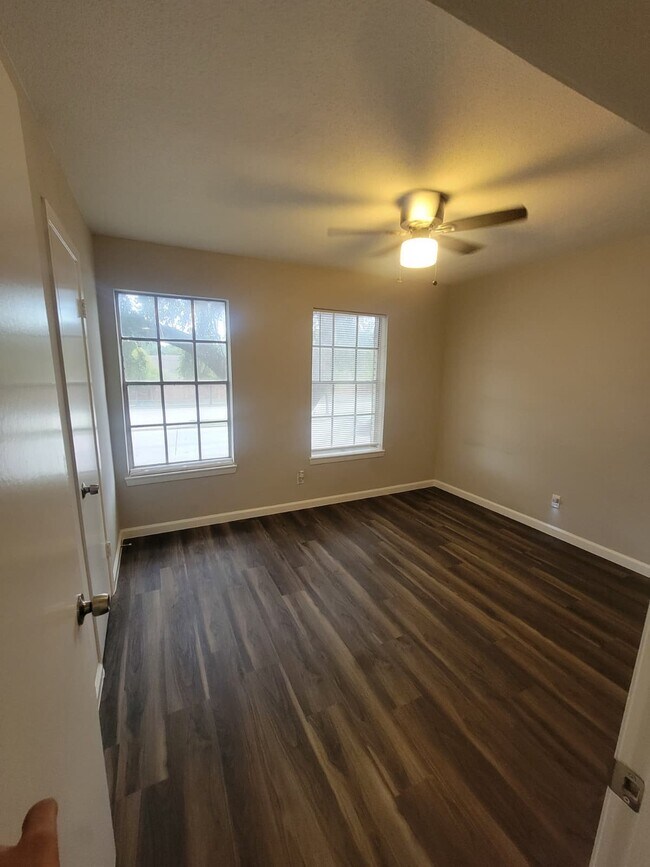 Building Photo - 6051 Fondren Rd