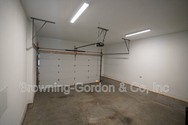 Building Photo - 2900 Torbett St