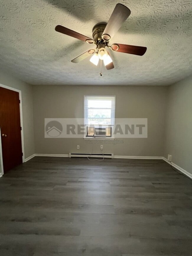 Building Photo - 314 Walters Ln