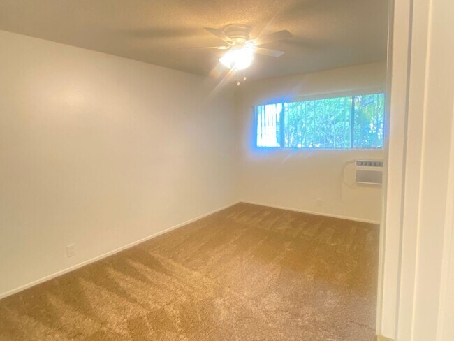 Building Photo - 25250