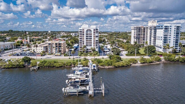 Building Aerial - 3901 S Flagler Dr