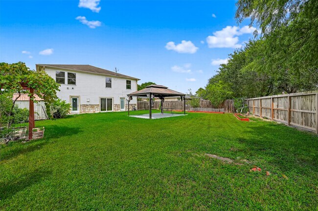 Building Photo - 634 Hawthorne Pasture Rd