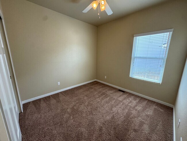 Building Photo - 7623 Dutch Loop