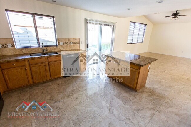 Building Photo - 1576 E Jasper Ct