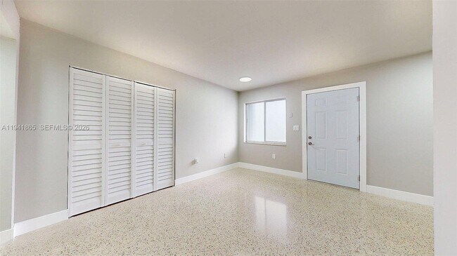 Building Photo - 426 NW 13th Ave