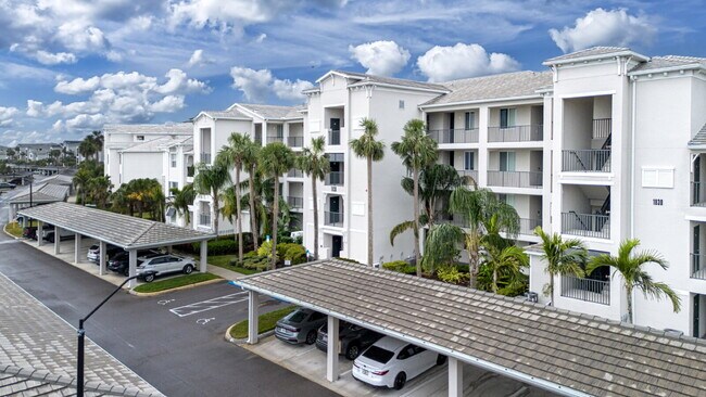 Building Photo - Riverfront Condo - 2 bed - 2 bath for rent