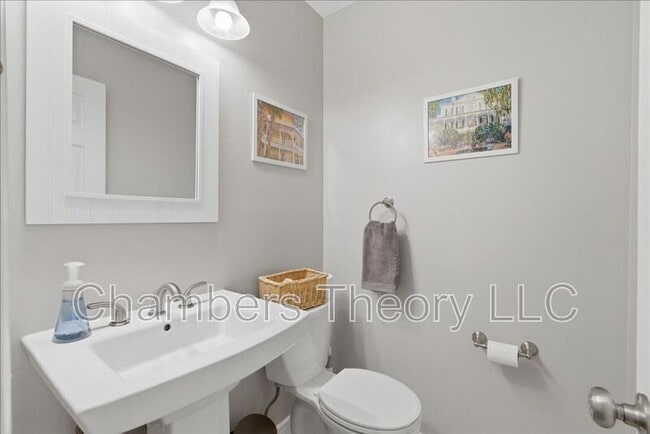 Building Photo - 9902 Madrigal Way
