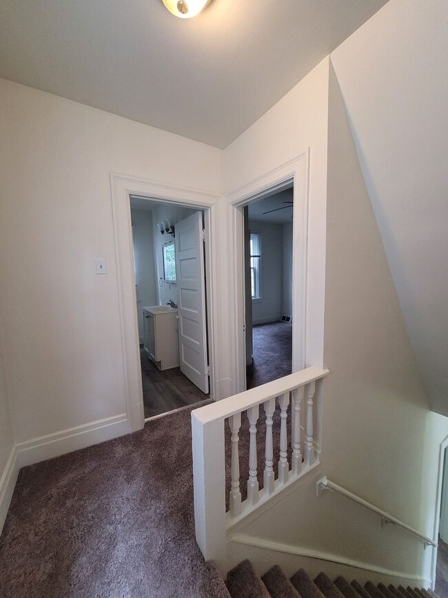 Building Photo - Dormont - 3 Bedroom Home