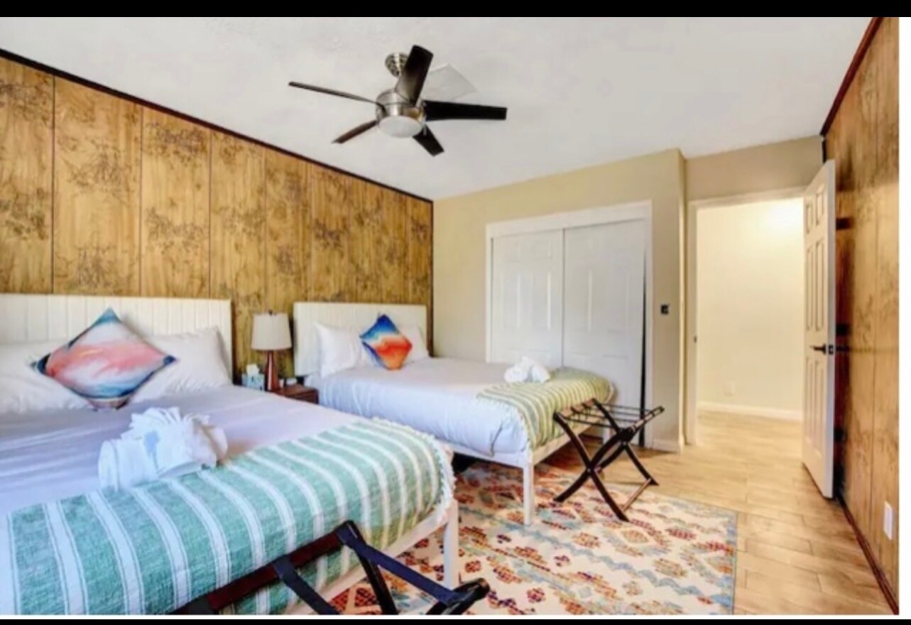 Building Photo - 6880 Edna Ave