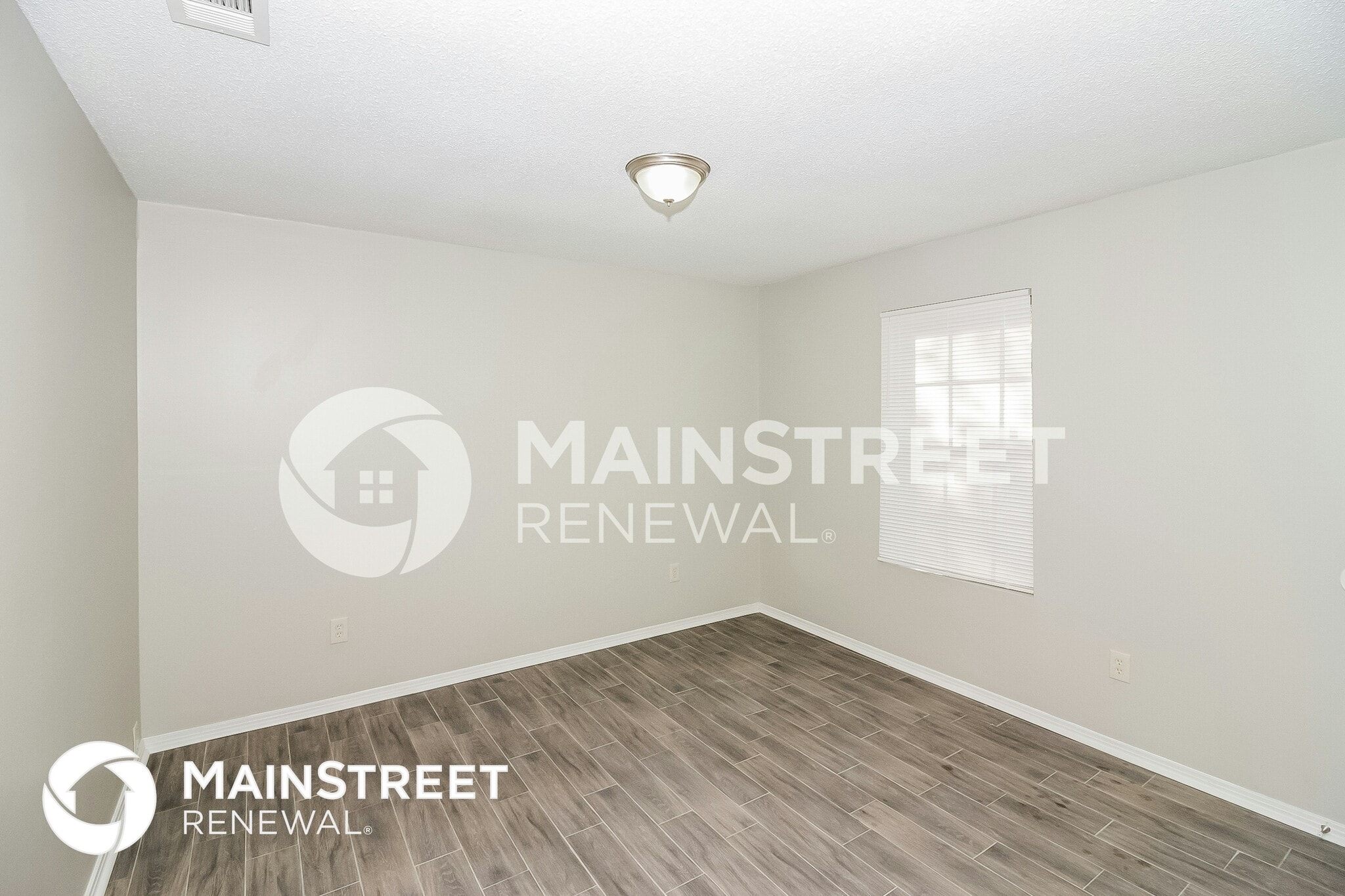 Building Photo - 26 Hickory Hills Dr