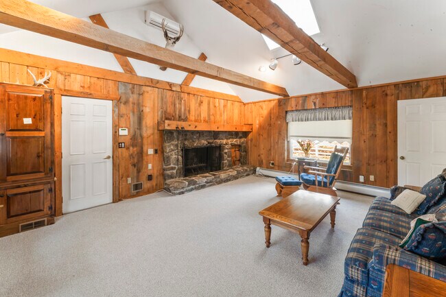 Building Photo - 23 Westview Dr