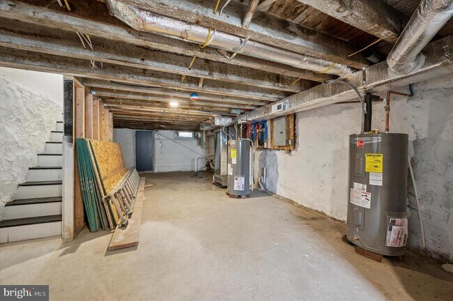 Building Photo - 2614 Sylmar St