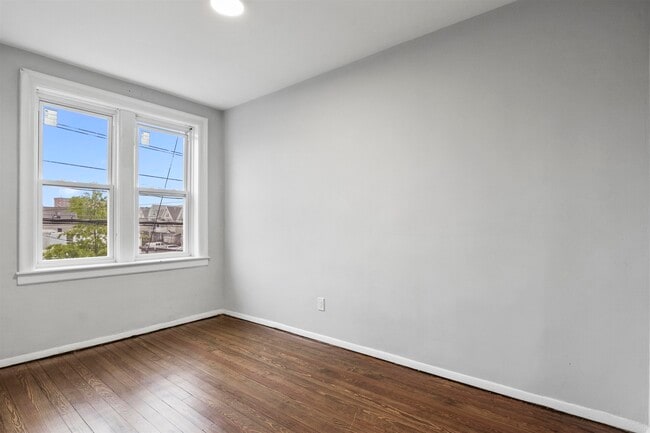 Building Photo - 1102 Avenue C
