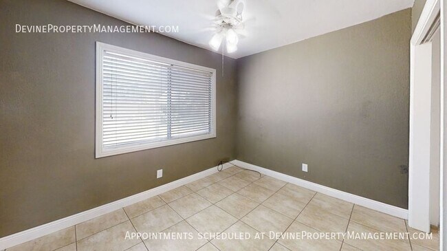 Building Photo - 12995 Chestnut Ave