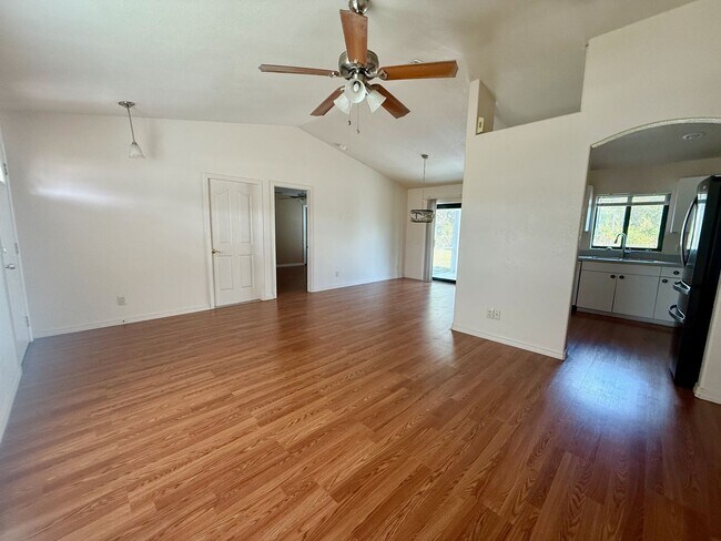 Building Photo - Beautifully updated 3BR/2BA home in a prime North Port location!