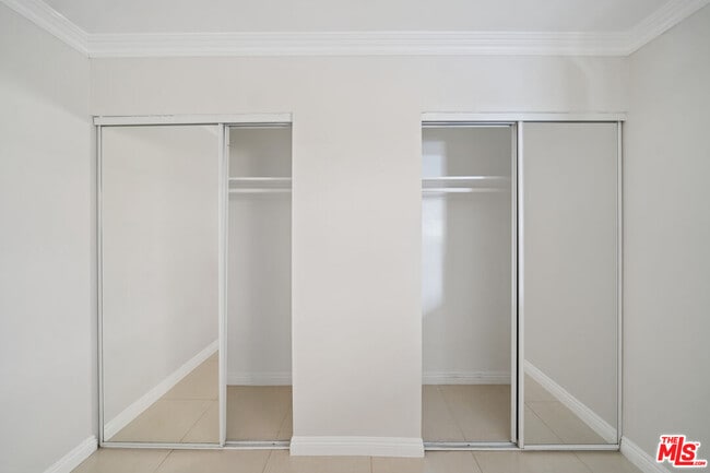 Building Photo - 7545 Hampton Ave