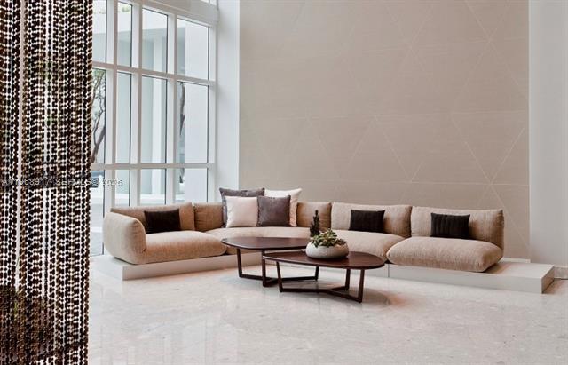 Building Photo - 2020 N Bayshore Dr