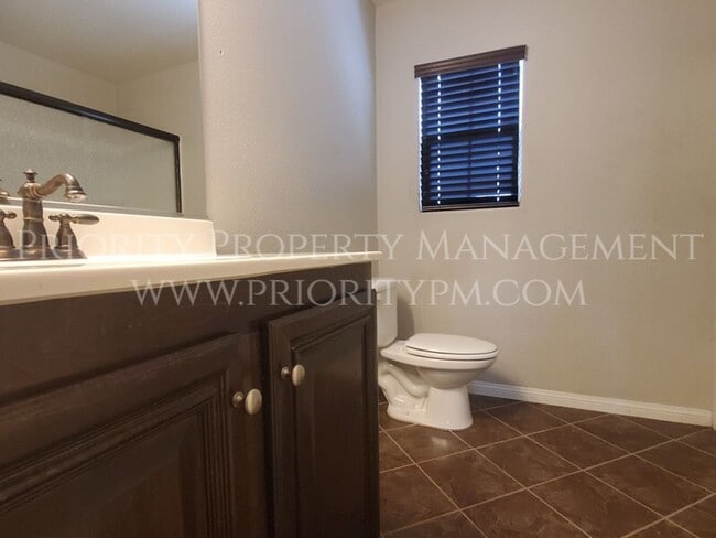 Building Photo - 2 Bedroom ~ Dual Primary Bedroom(s)~ Beaut...