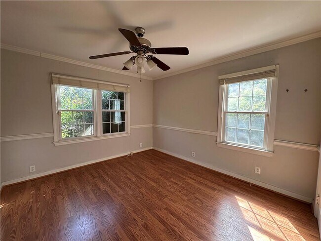 Building Photo - 2351 Taylor Ave