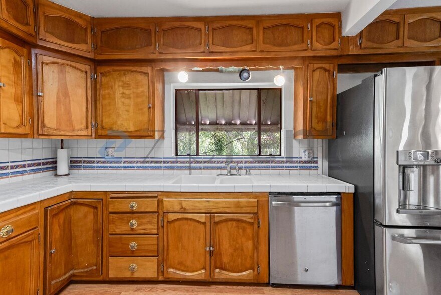 Building Photo - 1240 Parker St