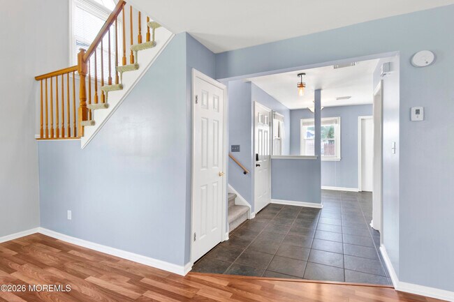 Building Photo - 6 Stowe Ct