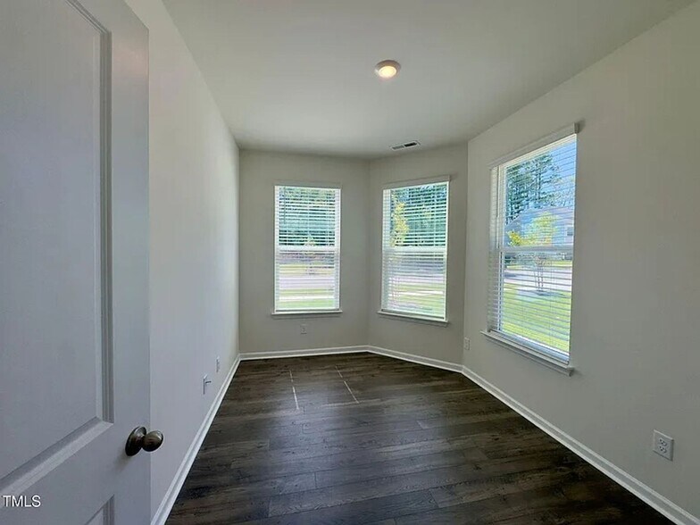 Building Photo - 1823 Hinesley Dr