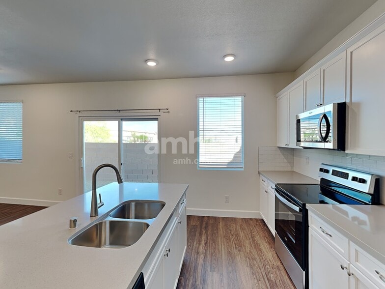 Building Photo - 2006 Tuch Wy